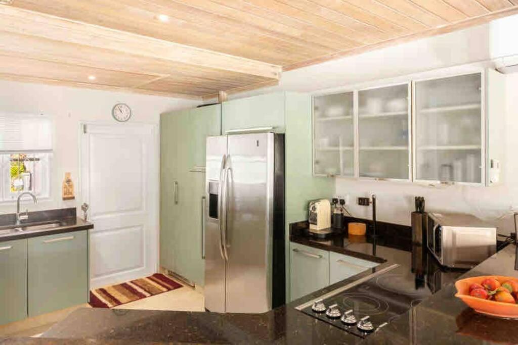 Nanpa, Luxury Family Three Bed Villa, St James West Coast, Private Pool 세인트 제임스 외부 사진