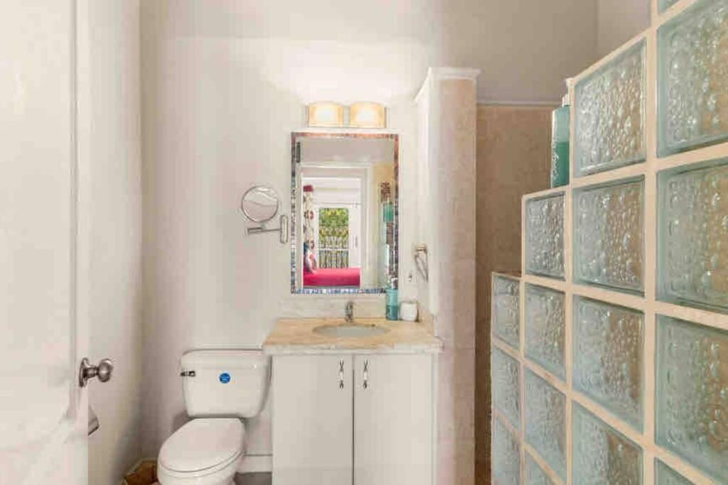 Nanpa, Luxury Family Three Bed Villa, St James West Coast, Private Pool 세인트 제임스 외부 사진